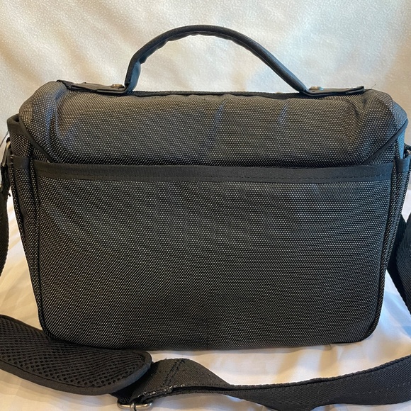 Nikon Camera Bag Including Assorted Lens Cleaning Supplies. CLEAN, EXCELLENT! - Picture 9 of 9